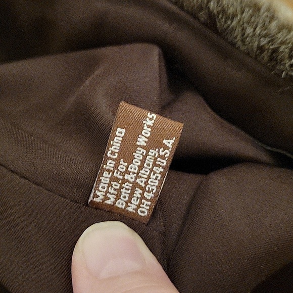 3/$30 BATH & BODY WORKS Brown Faux Fur Wicker Tote Basket Bag - Picture 3 of 8